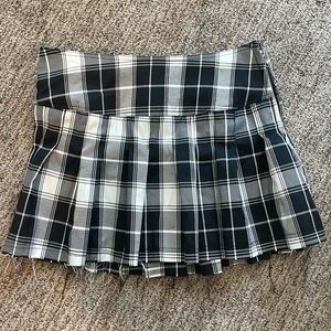 Dollskill mini frayed skirt 😈